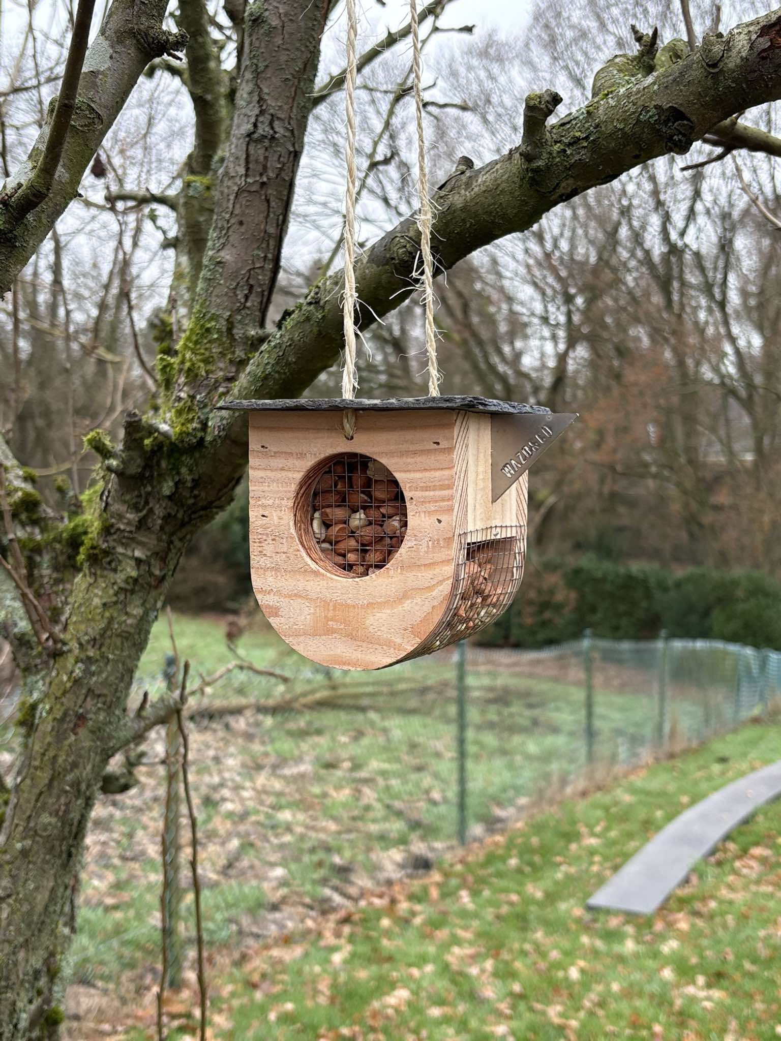 Mangeoire à cacahuètes