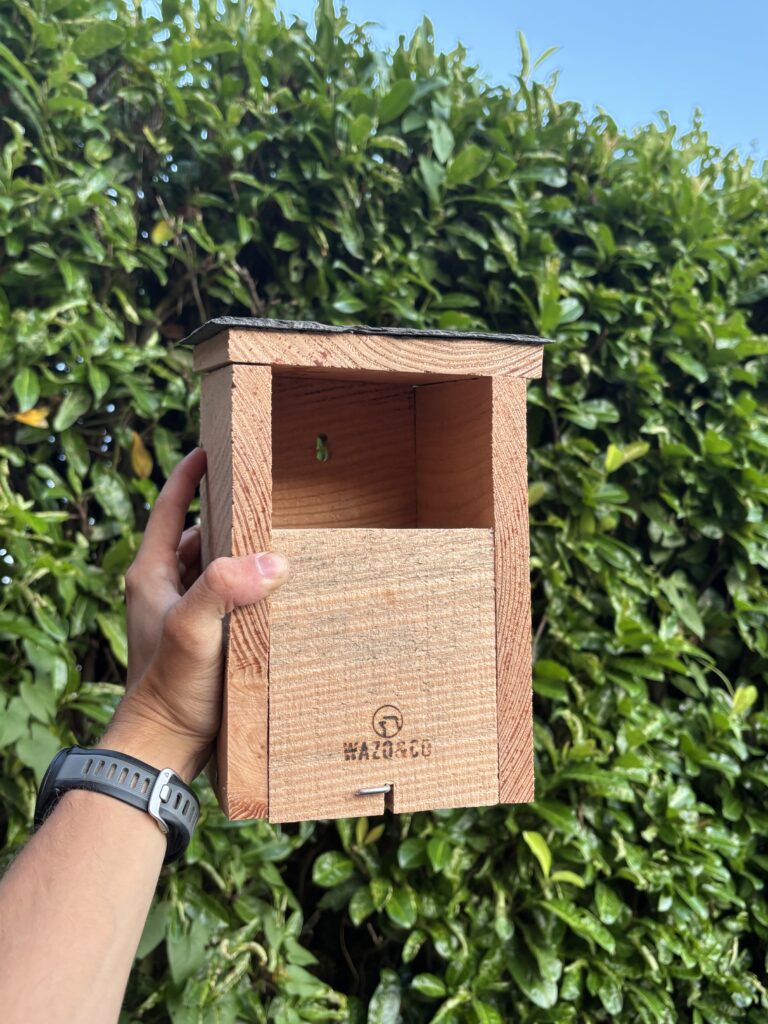 Nichoir semi-ouvert